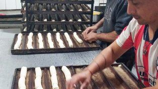 Concordia: internos de la UP N°3 preparan pan para centros de evacuados