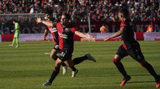 Silvetti grita con alma y vida el gol del empate leproso. El juvenil es una de las apuestas fuertes de Lunari.