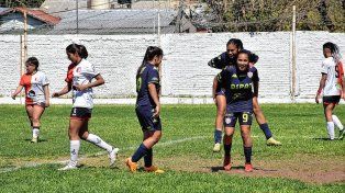Unión no tuvo piedad y goleó como visitante a Juventud Unida