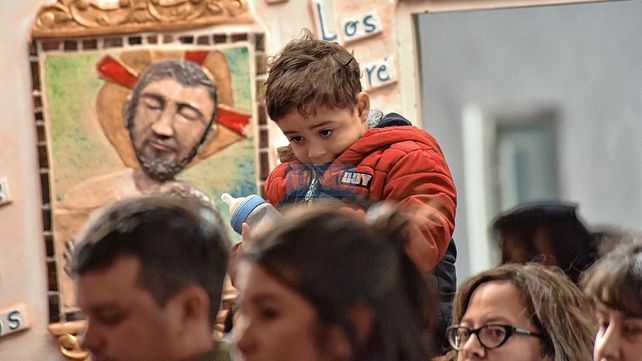 Cientos de paranaenses veneran a San Cayetano para pedir pan y trabajo