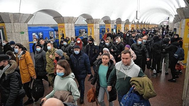 Tras el ataque de Rusia a Ucrania se produce un éxodo de los ciudadanos de Kiev