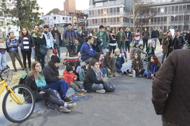 Los pañuelos verdes marcan presencia en las protestas sociales