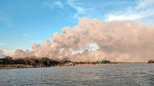 Incendios en las islas: Santa Fe y Entre Ríos firman un protocolo de acción ante emergencias