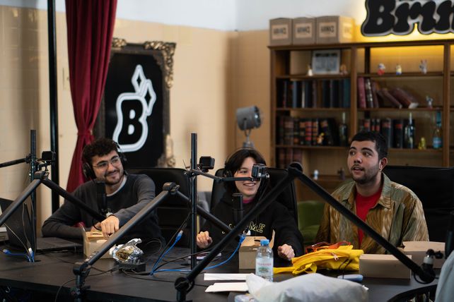 Los estudios de Brindis tv están en el edificio del diario La Capital.
