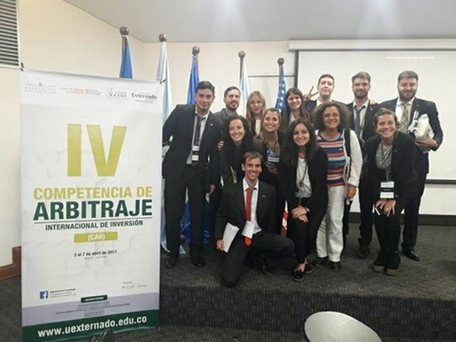 con el primer premio. El grupo rosarino venció a representantes de Uruguay en la audiencia final.