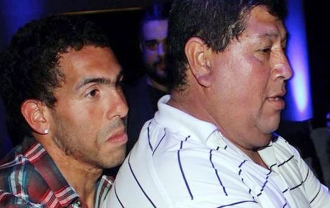 Dupla delantera. El jugador con Raimundo Segundo Tévez