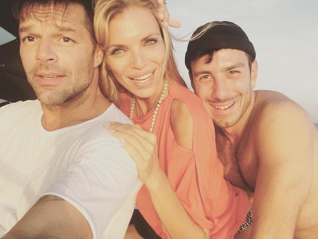 Ricky con su novio y Esther Cañadas en las Islas Baleares.