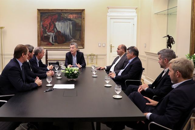 Macri recibió a Bordet y a otros gobernadores para discutir el acuerdo con el FMI