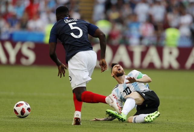 Argentina perdió ante Francia y se despidió del Mundial con una pálida imagen