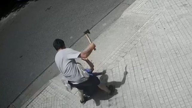 El atacante del hacha fue imputado por intento de homicidio e internado en un pisquiátrico