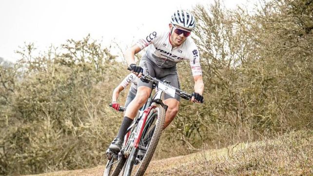 Fernando Contreras lloró al recordar a su padre luego de conseguir la medalla de oro en mountain bike