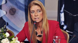 El gobierno elevó la base imponible de impuestos para los autos de alta gama