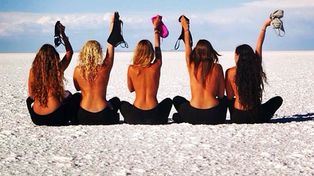 Topless Tour, una invitación a recorrer el mundo en libertad