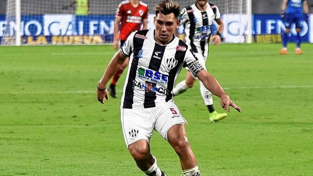 Cristian Vega estaría este domingo en Santa Fe para sumarse al plantel de Colón.&nbsp;