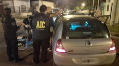 El Renault Clio de Joaquín Pérez fue hallado por la policía a unas diez cuadras de donde ocurrió el crimen. El Renault Clio de Joaquín Pérez fue hallado por la policía a unas diez cuadras de donde ocurrió el crimen.