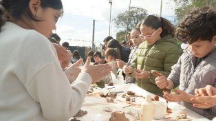 Construir hornos para construir sueños: Paraná vivió un encuentro regional de ceramistas