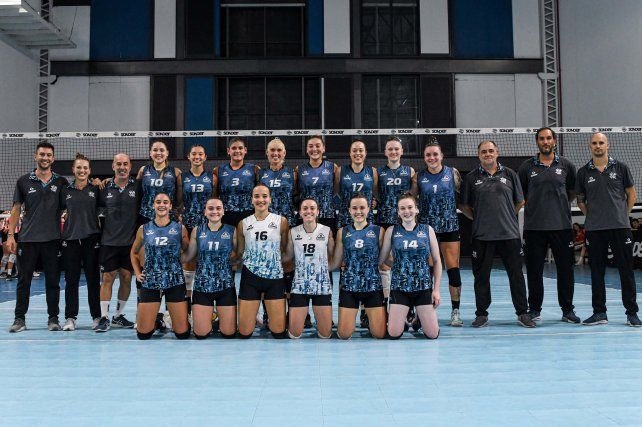 El plantel de Sonder, uno de los equipos que lidera la Liga Argentina Femenina de vóley 2024