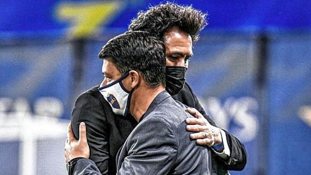 El cortocircuito Riquelme-Battaglia tiene en vilo a Colón