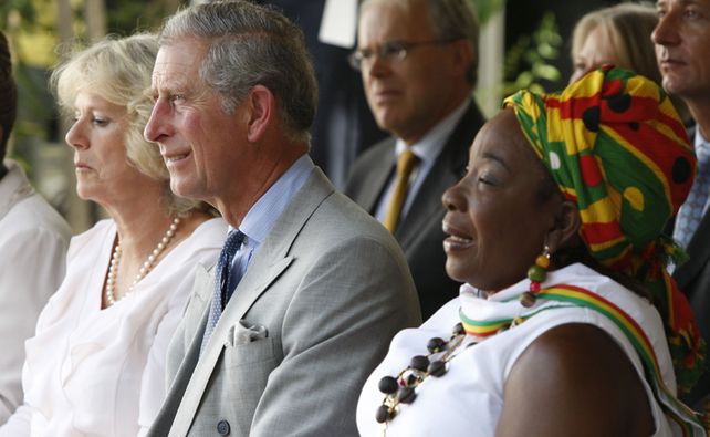 Jamaica: el pr&iacute;ncipe Carlos y Camila en la casa de Bob Marley