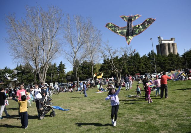 Domingo con una máxima de 24 grados y pronóstico de vientos del sur hacia la noche