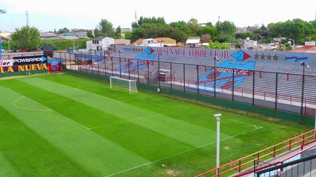 La cancha de Arsenal, el vacío lugar del clásico más pasional