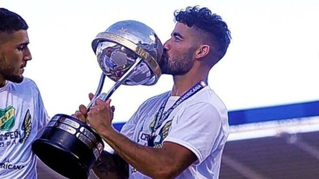 Emanuel Britez vuelve a Unión después de dos copas internacionales ganadas en Defensa y Justicia.