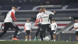 Un golpeado plantel de River regresó a los entrenamientos.