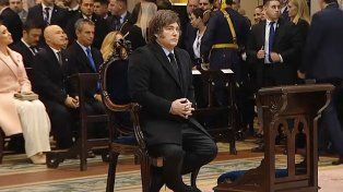 Hay quienes se burlan de Jesús. Son los que odian y justifican su desprecio; el terrorismo de las redes (...) hemos pasado todos los&nbsp;límites: la descalificación, el destrato y la difamación parecen moneda corriente, dijo García Cuerva ante el presidente Javier Milei.