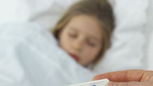 Niños internados por Gripe A: Más del 40% de los 278 casos provinciales confirmados en Santa Fe corresponden a menores de 14 años, totalizando 123 pacientes.
