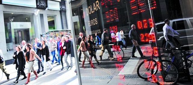 Agustín Rossi denunció que detrás del dólar hay un plan devaluatorio
