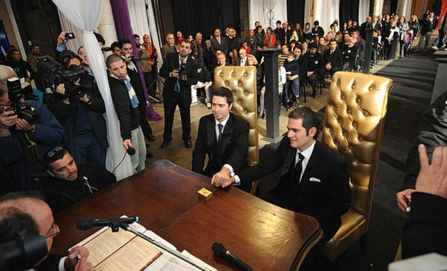 Julio de 2010. Peretti Scioli y Marvich se casan en el Patio de la Madera.