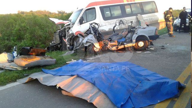Murieron tres jóvenes en un violento choque en el sur provincial