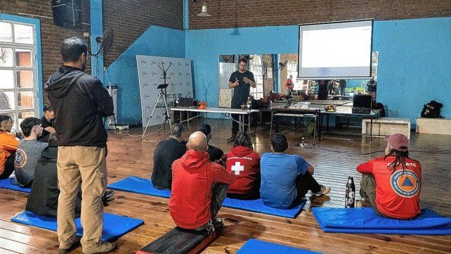 Paraná fortaleció la capacitación en Protección Civil e incorporó tecnología para anticipar riesgos.