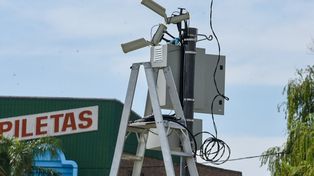 Robos constantes. Los aparatos que miden velocidad son presa fácil del vandalismo y los hurtos de cables.