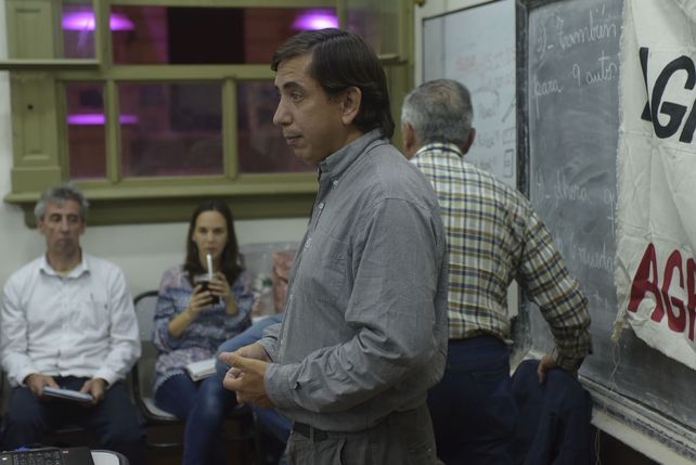 Pablo Benetti al comenzar la exposición en la cátedra.&nbsp; 