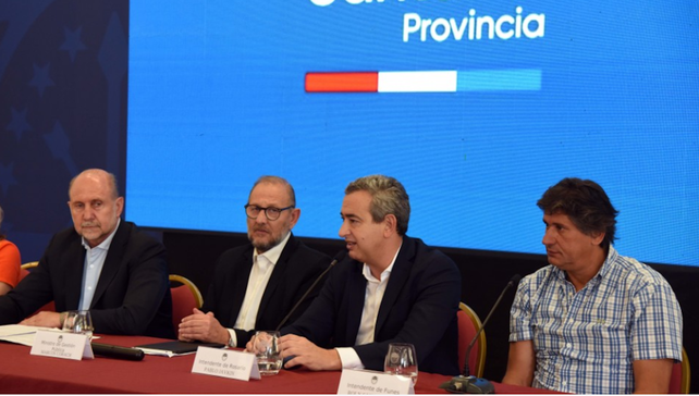Javkin durante la conferencia de prensa donde se &nbsp;anunció un paquete de obras integrales para Rosario.