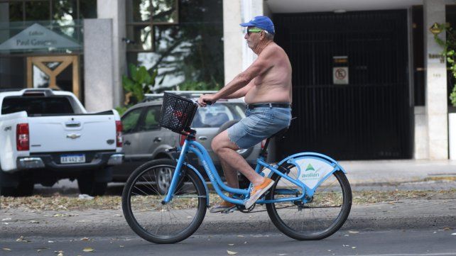 El tiempo en Rosario: lunes algo nublado y con mucho calor
