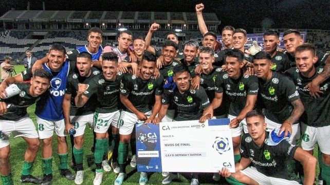 Los jugadores de Defensa con el pasaporte a la siguiente instancia.