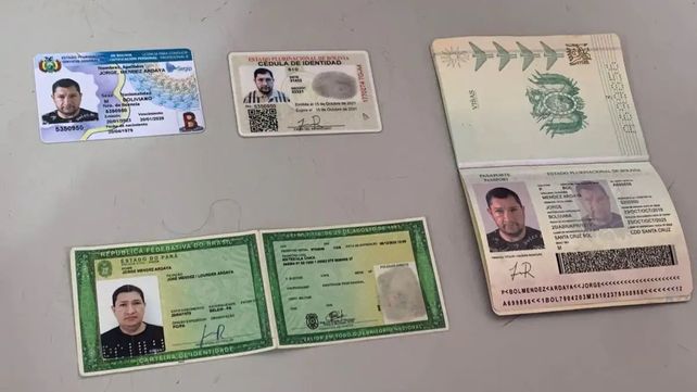 La documentación falsa secuestrada a Jorge Adalid Granier Ruiz. La había comprado en Belém