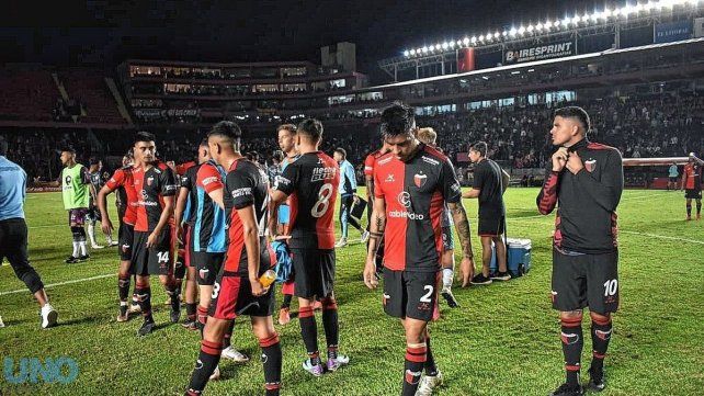 Colón debió conformarse con un empate ante Temperley en su partido más flojo como local.