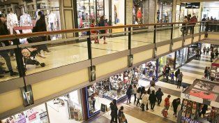 El consumo cayó 2,8% en noviembre, respecto al mismo mes de 2014 y también hubo un descenso con relación a octubre 2025