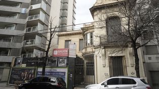 La casona de Tucumán entre Moreno y Balcarce, donde la familia de Lionel Messi proyecta construir una torre de departamentos.
