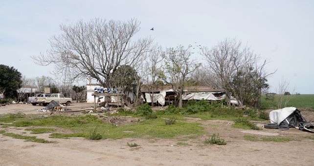 El campo asaltado está a unos 15 kilómetros de Coronel Bogado.