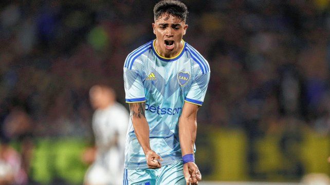 New England Revolution pretende Luca Langoni.