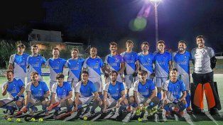 Los chicos de Rowing perdieron ante el Tiburón y se quedaron sin la cima.