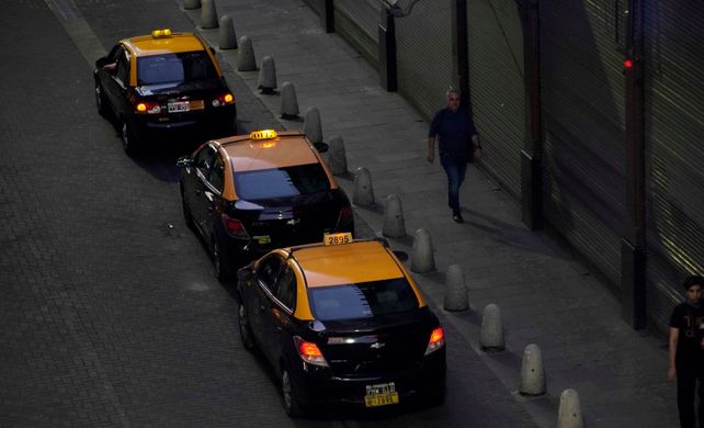 Los taxistas pidieron un aumento del 40% en la tarifa