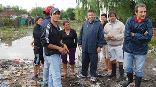 Cachi Martínez recorrió las zonas afectadas por las lluvias en la capital provincial