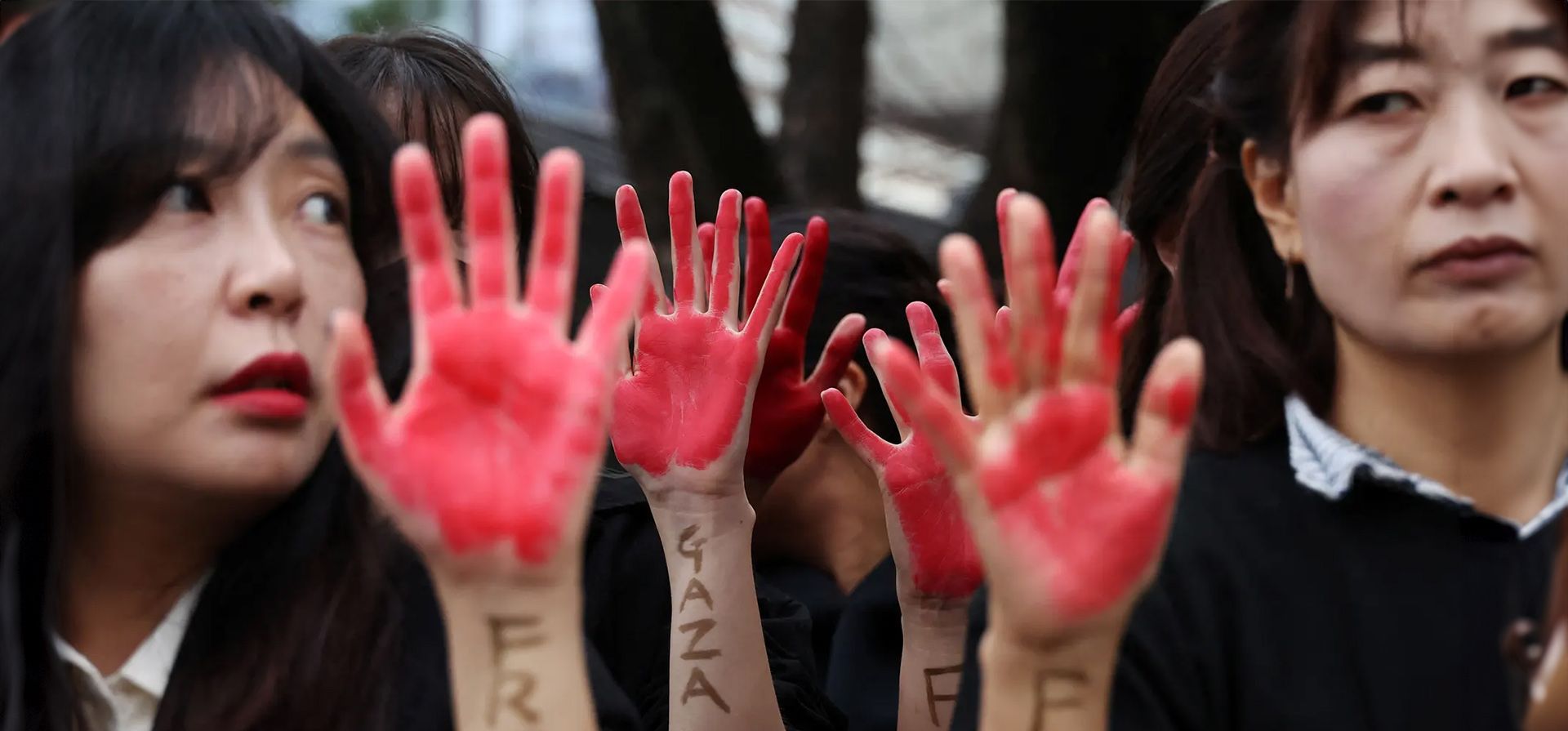 Una protesta de "Gaza libre" frente al Ministerio de Relaciones Exteriores durante una visita del secretario de Estado de EE. UU., Antony Blinken, Seúl, Corea del Sur. Fotografía: Kim Hong-Ji/Reuters Una protesta de "Gaza libre" frente al Ministerio de Relaciones Exteriores durante una visita del secretario de Estado de EE. UU., Antony Blinken, Seúl, Corea del Sur. Fotografía: Kim Hong-Ji/Reuters