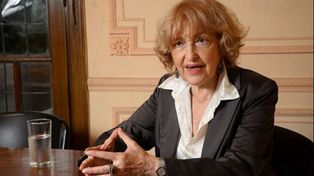 “Freire ve a la educación profundamente vinculada con la política, como un elemento presente en todos los vínculos sociales”, afirma Adriana Puiggrós.
