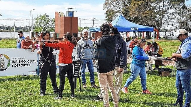 Movida solidaria combinó Flechas Rosas y Arquería en Señas